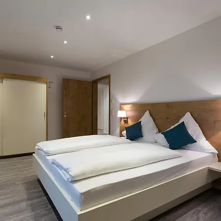 Boardinghouse E68 アパート シュリーンゲン